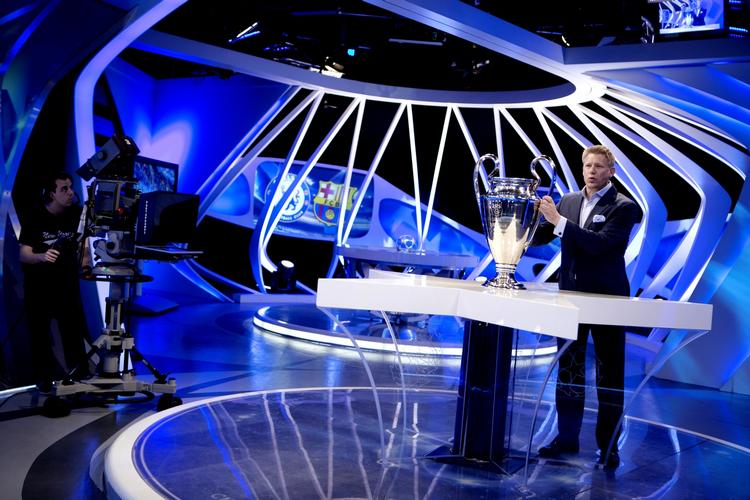sportsdækning. Kendte studieværter og eksperter har gjort TV3's udsendelser fra Champions League til et hit. 