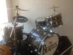 Værdifuldt. Trommesættet er magen til det, som Ringo Starr spillede på i det legendariske Liverpool-band. 