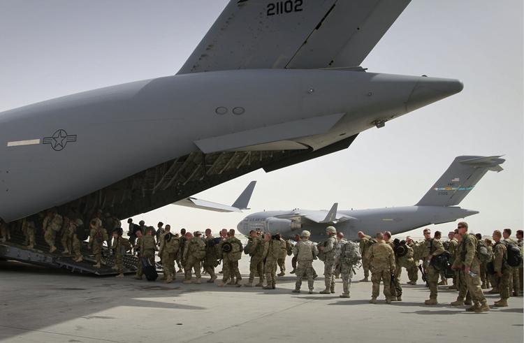 Målsætning. Nato har som mål at oplære og træne 350.000 afghanske soldater og betjente inden udgangen af 2014. 