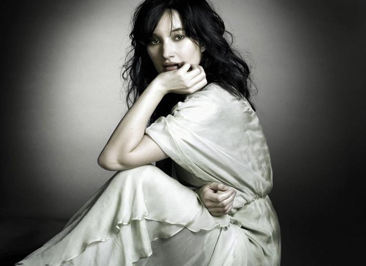 Stjerne. Anna Prohaska har  fremtiden for sig med en stemme af de sjældne. Den 30-årige sopran debuterer  på Deutsche Grammophon med sange  om havet og havfruer. 