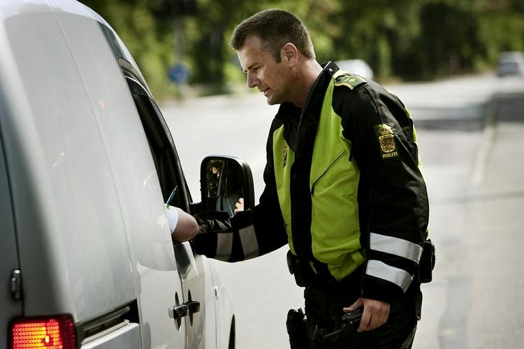 Bagatelgrænse. »Hvis du har kørt for hurtigt i din bil, er det for mig at se under en bagatelgrænse, så det vil vi gerne være med til at diskutere«, siger Mette Bock fra Libetal Alliance. 