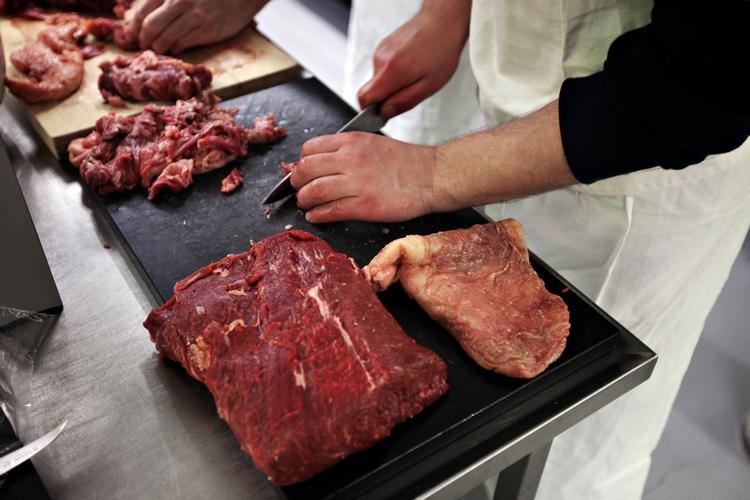 Kødkender. Du har helt styr på udskæringer og hvad de kan - og ikke kan - bruges til, når du har været på kursus hos Gourmandiet. 