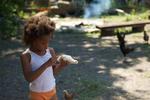 Hushpuppy. Quevenzhané Wallis som 'Hushpuppy' i Benh Zeitlin roste debutfilm, som efter amerikanske forhold er lavet for halvanden krone. Det amerikanske filmakademi har givet filmen i alt fire nomineringer, heriblandt et lod til kampen om titlen om årets bedste film. 