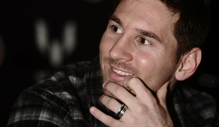 gave. Lionel Messi har haft et forrrygende 2012, hvor argentineren både slog målrekorder, blev far og igen valgt til verdens bedste. 