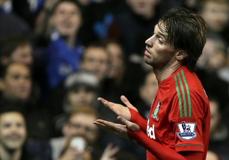 måljubel. Michu kammer ikke helt over af begejstring, når han skal fejre sine scoringer for Swansea. 