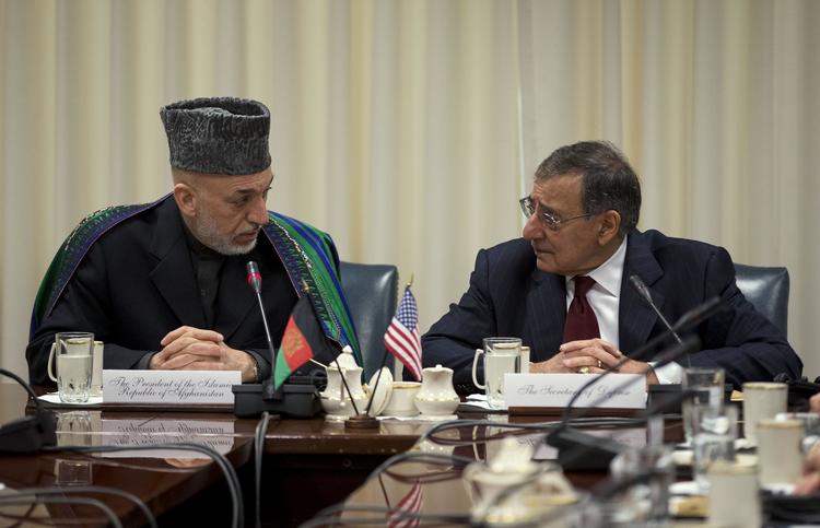 Samtale. Den afghanske præsident, Hamid Karzai, mødtes i går med den amerikanske forsvarsminister, Leon Panetta. 