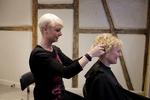Hårpriser. Hos salonen My-T sharp i det indre København har man faste priser på henholdsvis herre- og dameklip. Men tidsforbruget på en klipning er det afgørende, og kvinder betaler derfor blot for en herreklipning, hvis den er hurtigt overstået. 