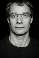 Arbejdsgiver. Thomas Winkler er ikke arbejdsgiver i ordets klassiske betydning. Men han har hjulpet mange, som blev arbejdsløse, da Lindøværftet i Munkebo lukkede, til et nyt job. 