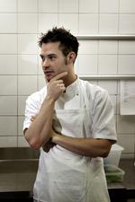 Hjemvendt. Efter ophold på bl.a. Restaurant AOC, Restaurant Herman og el Bulli vender Ronny Emborg tilbage til d'Angleterre, hvor han arbejdede som souschef i 2005. 