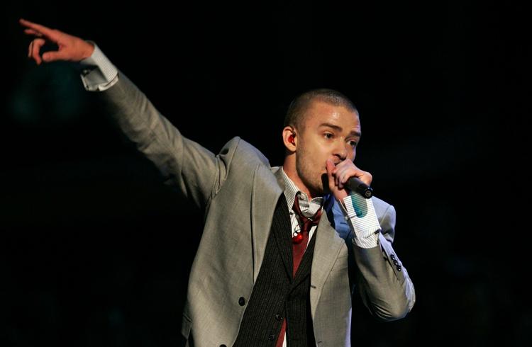 Comeback. Pigernes gamle helt skal forsøge at generobre poptronen fra sin navnebror - Justin Bieber. 