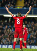 ERFARING. De mange unge indløbte spillere kan koste Liverpools hold den nødvendige erfaring, påpeger 32-årige Steven Gerrard. 