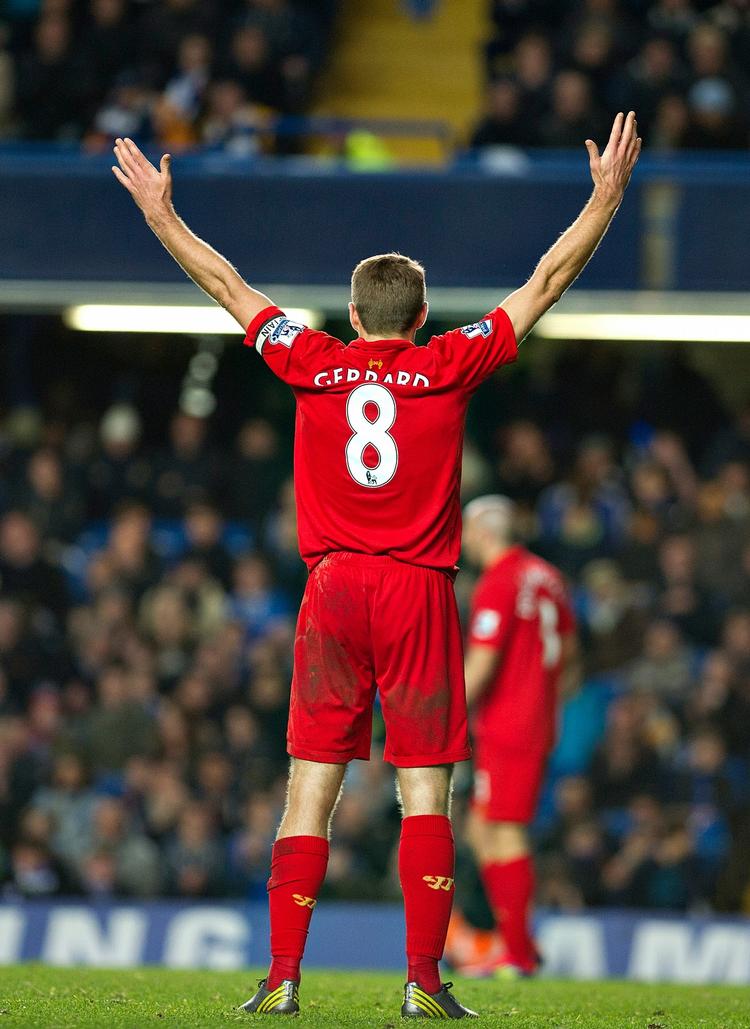 ERFARING. De mange unge indløbte spillere kan koste Liverpools hold den nødvendige erfaring, påpeger 32-årige Steven Gerrard. 