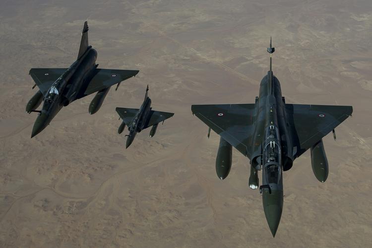 Luftangreb. Franske Mirage 2000 D fly fra militærbasen Nancy ses på vej til Mali for at generobre den nordlige del af landet, som kontrolleres af oprørsstyrker med forbindelser til al-Qaeda. 