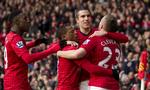 Verdensklasse. Robin van Persie (i midten) var den afgørende faktor i mødet mellem Englands to mest vindende klubber. 