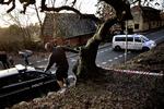 SKUD. En 20-årig mand blev i dag bragt på hospitalet efter at være blevet skudt på åben gade. 