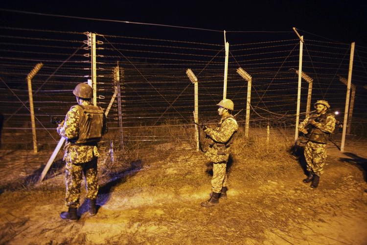 BEREDTE. Indiske soldater har fået besked på at være aggressive overfor provokationer fra Pakistan. 