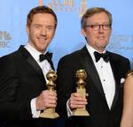 Hollywood. Skuespilleren Damian Lewis og produceren Alex Gansa poserer ved Golden Globes-uddelingen. 