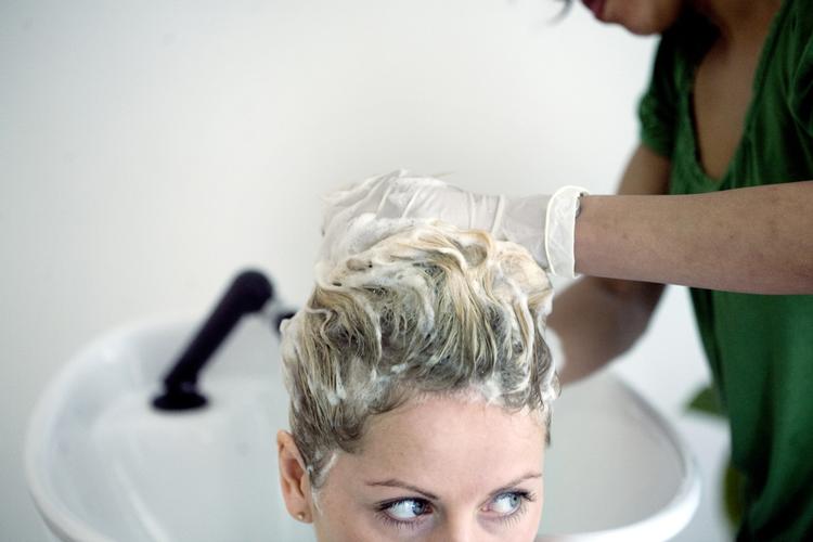 Debat. Ligebehandlingsnævnet bliver kaldt overflødigt, spild af penge og latterligt, efter at nævnet forbudt 'dameklip' hos frisører. 