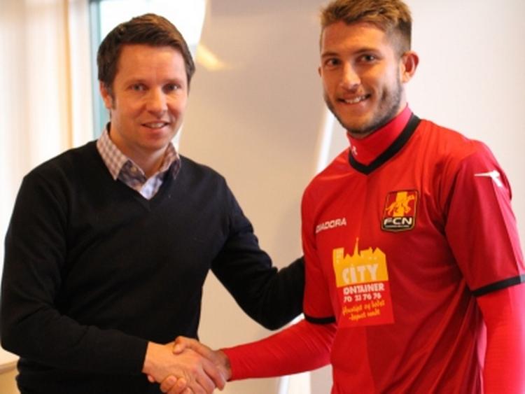 Velkommen. Sportschef Jan Laursen og FCN har sikret sig talentet frem til sommeren 2015. 