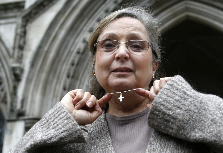 SEJR. Nadia Eweida blev fyret på grund af sin tro. I dag har hun fået menneskerettighedsdomstolens ord for, at det var ulovligt. 