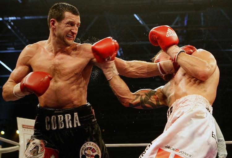 Bang. Carl Froch (t.v.) fik sat flere gode stød ind på Mikkel Kessler i Herning i 2010, men tabte på point. 