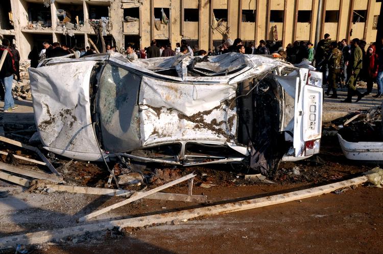 angrebsmål. 82 mennesker blev dræbt ved et bombeangreb på universitetet i Aleppo i går. 