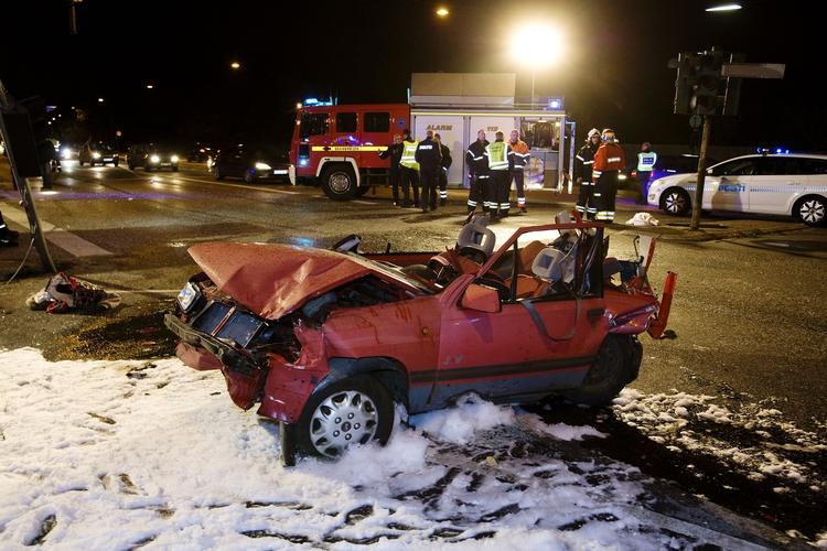 bidrag. Det er ikke bare voldsmænd, der skal betale til offerffonden. Også bilister, der får frakendt førerretten eller klip i kørekortet, må til lommerne. 
