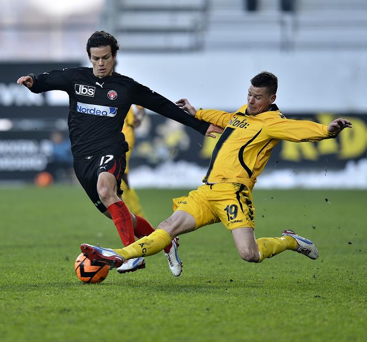 Utilfredshed. FCM-træner Glen Riddersholm kalder det »for ringe«, at Mads Albæk (t.v.)ikke er udtaget til de kampene i USA mod Canada og Mexico. 