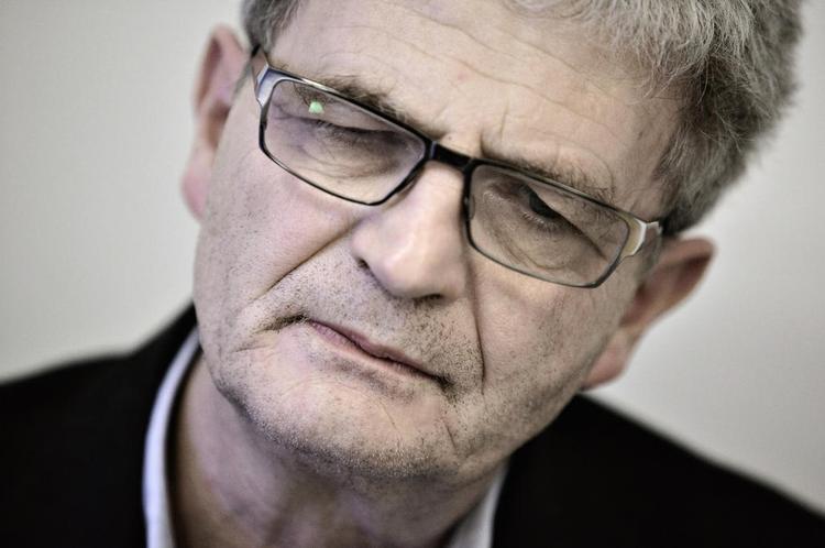 Præcisering. SF-formand måtte i går præcisere sin kritik af det danske erhvervsliv. 