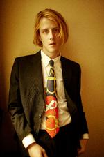 Delikat. Det er Christopher Owens' nærvær som vokalist, der gør 'Lysandre' til en oplevelse. Han er stadig ingen stor sanger, men har sin helt egen porøse og særegne klang. 