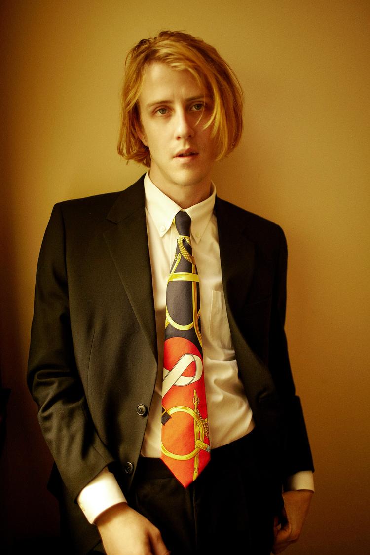 Delikat. Det er Christopher Owens' nærvær som vokalist, der gør 'Lysandre' til en oplevelse. Han er stadig ingen stor sanger, men har sin helt egen porøse og særegne klang. 