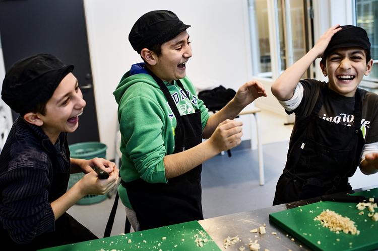 Hjemkundskab. Hvem siger, at det ikke kan være sjovt at gå i skole? 
