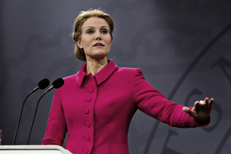selvsikker. Helle-Thorning Schmidt er så overbevist om, at hun kan få en rabat på Danmarks medlemskontingent i EU, at regeringen allerede har budgetteret med pengene. 