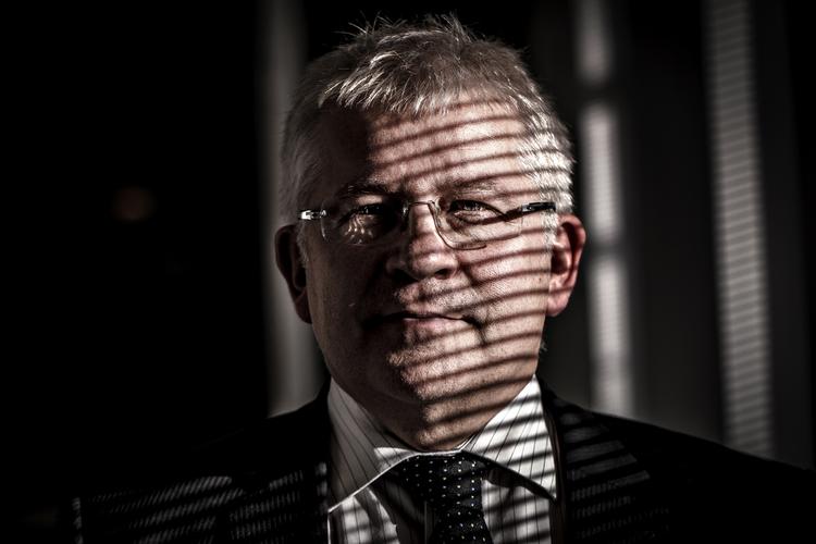 Grundfos' koncerndirektør, Carsten Bjerg, håber inderligt, at Annette Vilhelmsens udtalelser om erhvervslivets skumle hensigter skyldes en tanketorsk hos ministeren. 