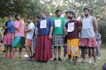 Nok. Kvinders manglende sikkerhed og retsstilling er også mændenes problem, lyder budskabet fra disse mænd under en stille protest i Bangalore, Indien. 