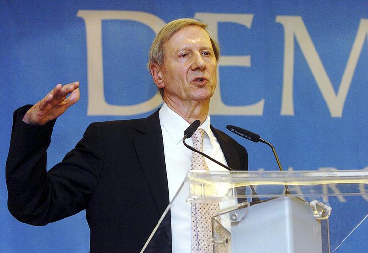 den tredje vej. Anthony Giddens spillede en stor rolle, da Tony Blair satte nye dagsordener som britisk premierminister.
