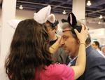 Kuriøst. Katteørerne fra Neurowear udtrykker præcis, hvordan du har det, baseret på aflæsning af dine hjernebølger. (Foto: Morten Bay) 