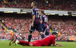 Film. Luis Suarez' fald fik ikke dommeren til at hoppe på limpinden og Liverpool måtte 7. oktober derfor nøjes med 0-0 hjemme mod Stoke. 