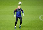stopper.  Victor Valdes vil prøve kræfter med andre kulturer og fodboldligaer. 