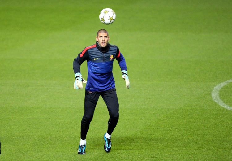 stopper.  Victor Valdes vil prøve kræfter med andre kulturer og fodboldligaer. 
