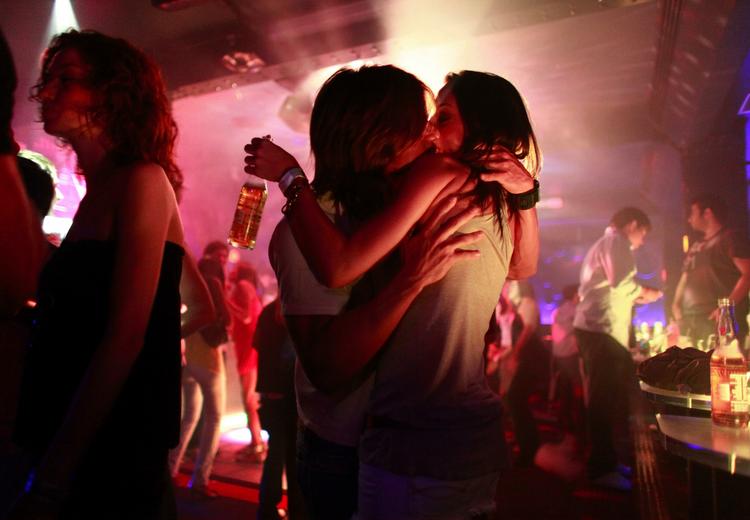 Klubguide. Vi anbefaler at du danser dig ind i 2013. 