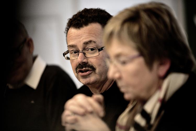 Glad. Mens såvel kulturminister, Marianne Jelved (R) og Enhedslistens Per Clausen er tilfredse med den medieaftale, som S-R-SF-regeringen præsenterede i går, så er Venstre ikke glad for aftalen. 