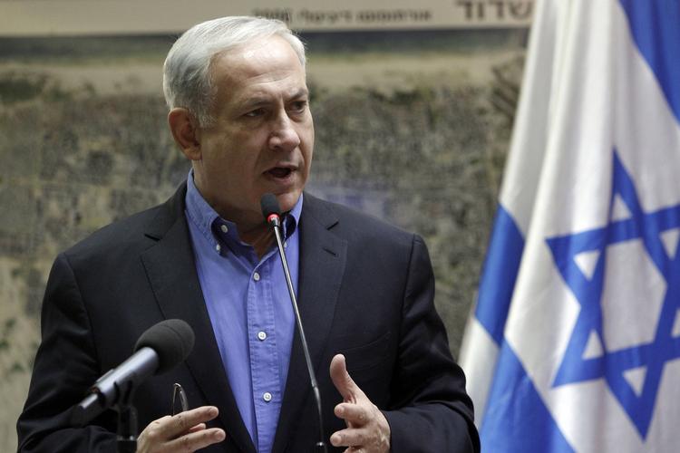 Valg.  Netanyahu går til valg, skræmt, ikke af en parlamentarisk opposition, men af sin egen yderste højrefløj og besætterbevægelsen. 
