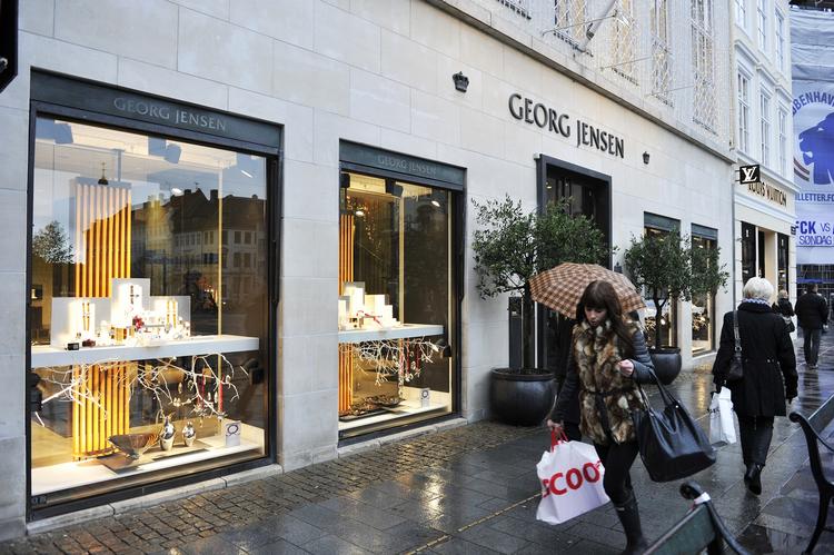 Konkurrence. Georg Jensen får bøde for ulovlige priser. Forbrugerrådet kalder fænomenet udbredt. 