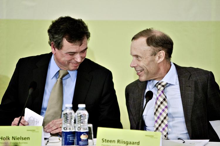 Overdragelse. Peder Holk Nielsen (til venstre) kommer til at efterfølge sin nuværende topchef, Steen Riisgaard (til højre). 