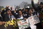 Vrede. Retssagen i Indien har fået mange mennesker på gaden for at protestere for bedre sikkerhed for kvinder. 