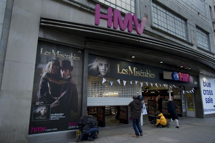 Krise. HMV har haft butik i Londons Oxford Street i mere end 90 år, men nu er det måske snart slut for den legendariske musikkæde. 