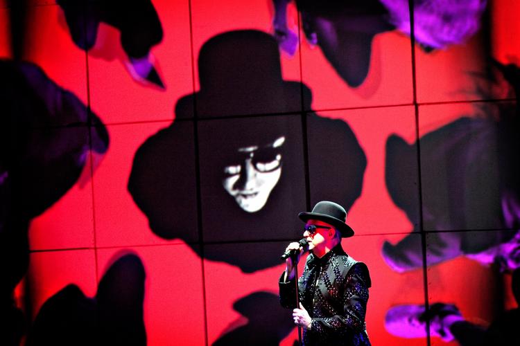 Elektropop. Pet Shop Boys optrådte senest i Danmark i 2009 med koncerter på Roskilde Festival og K.B.-Hallen. 