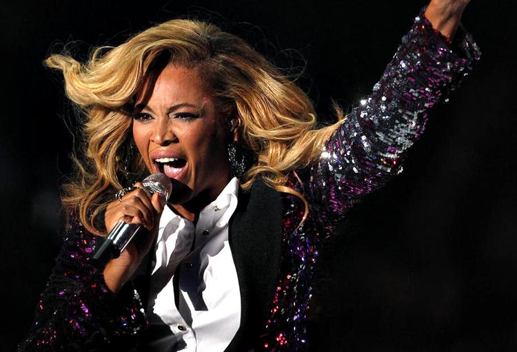 Idol. Sangerinden Beyoncé får æren af at stå for et af dagens højdepunkter, når nationalmelodien Star Spangled Banner skal synges. 