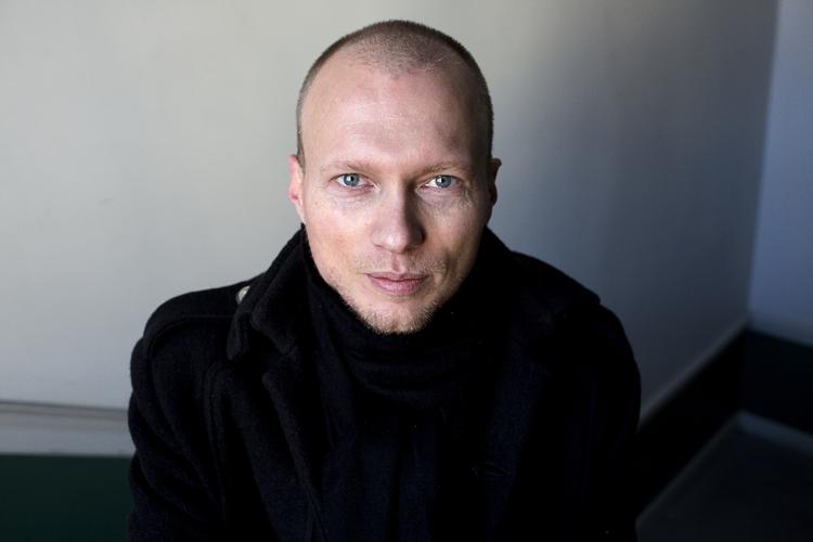 Tro. Ph.d. i teologi Lars Sandbeck mener godt, at man kan være kristen uden at tro på Gud, det vigtige er, at Gud tror på dig. 